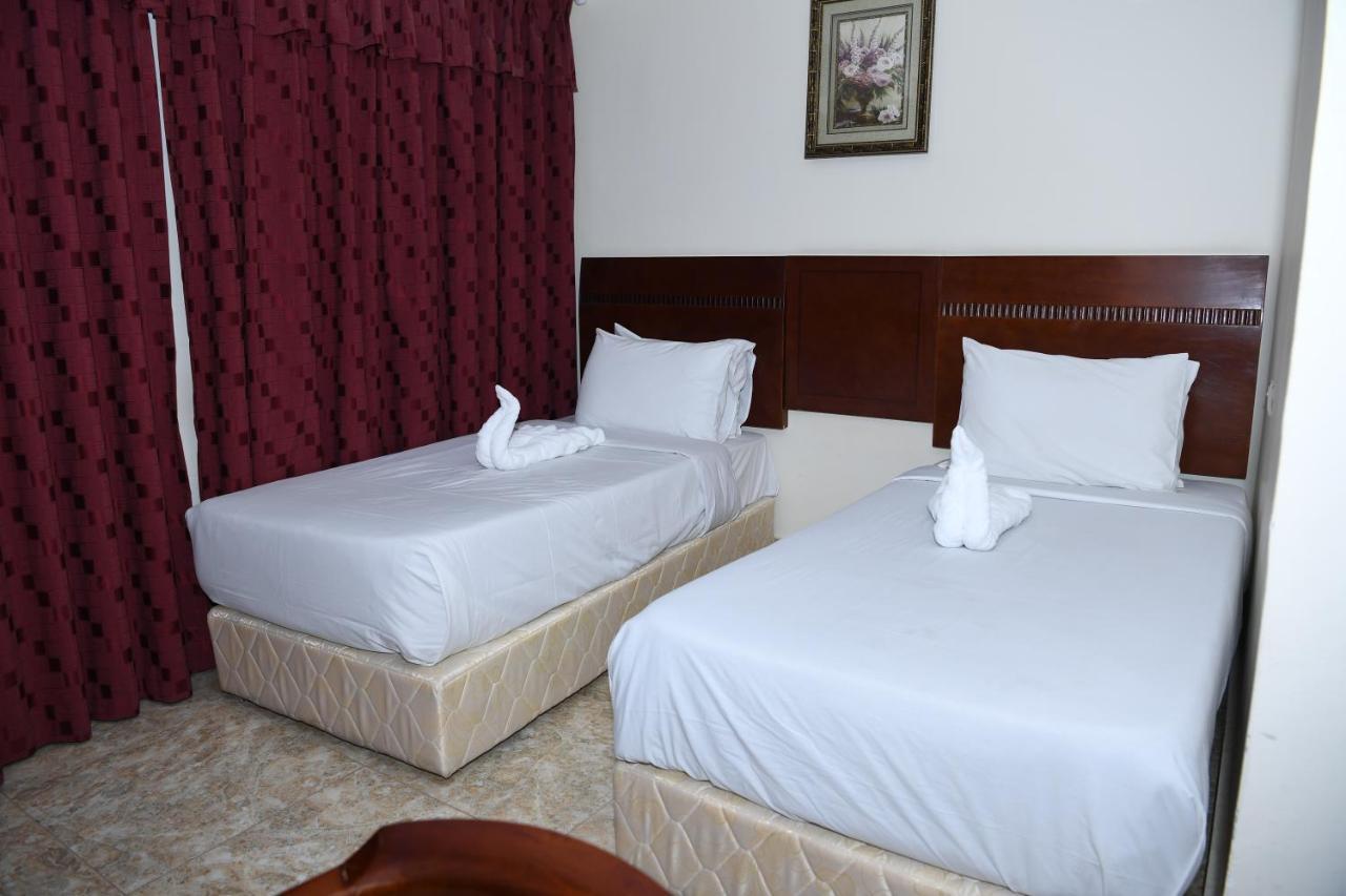 Continental Suite Farwaniya Kuwait City Exterior photo