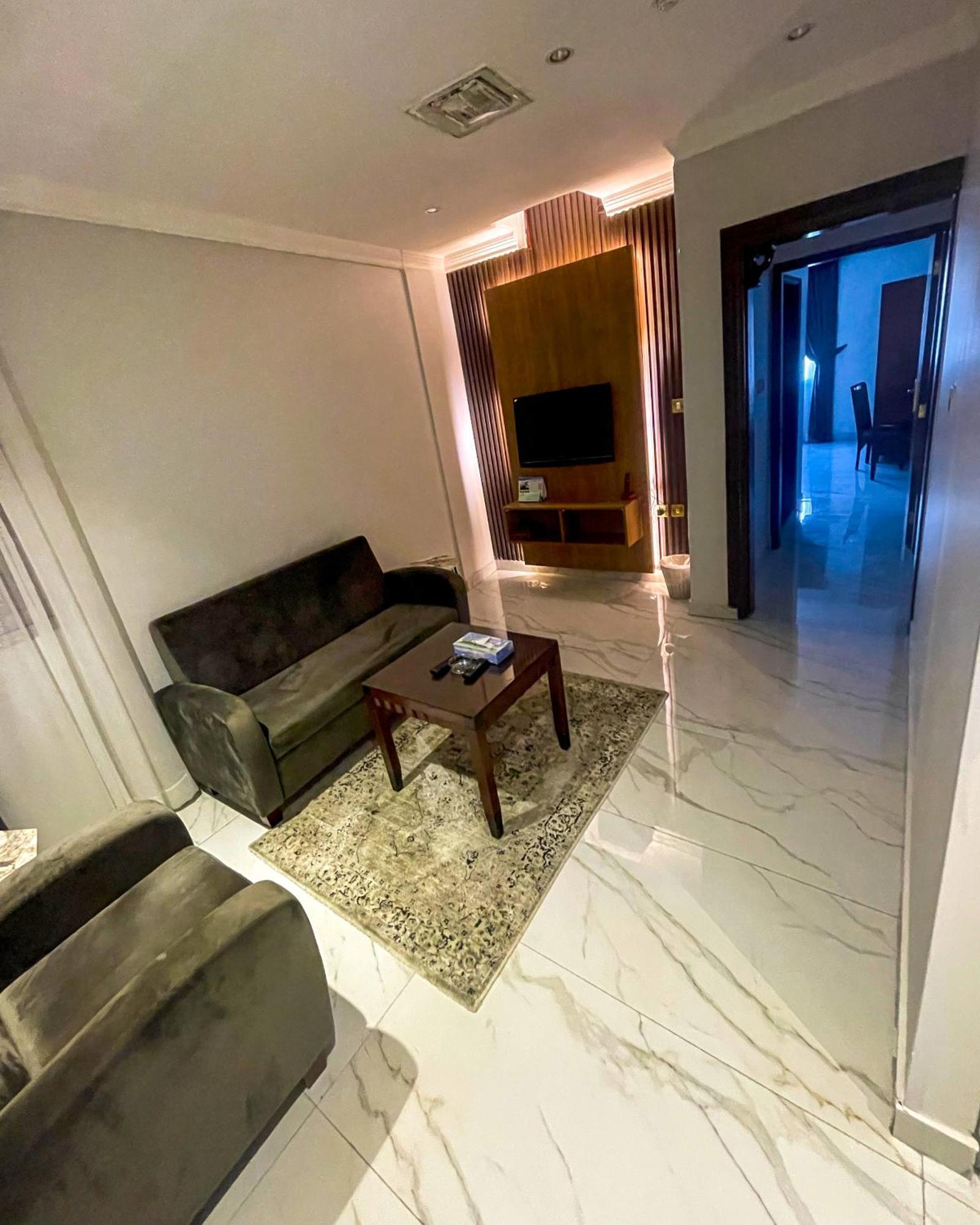 Continental Suite Farwaniya Kuwait City Exterior photo