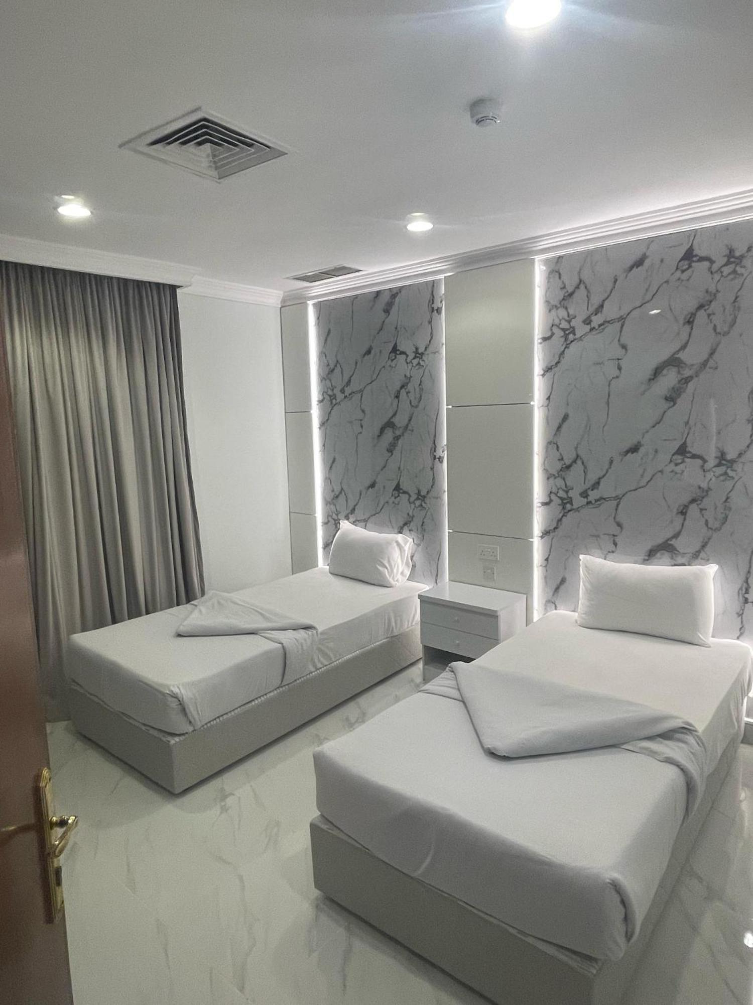 Continental Suite Farwaniya Kuwait City Exterior photo